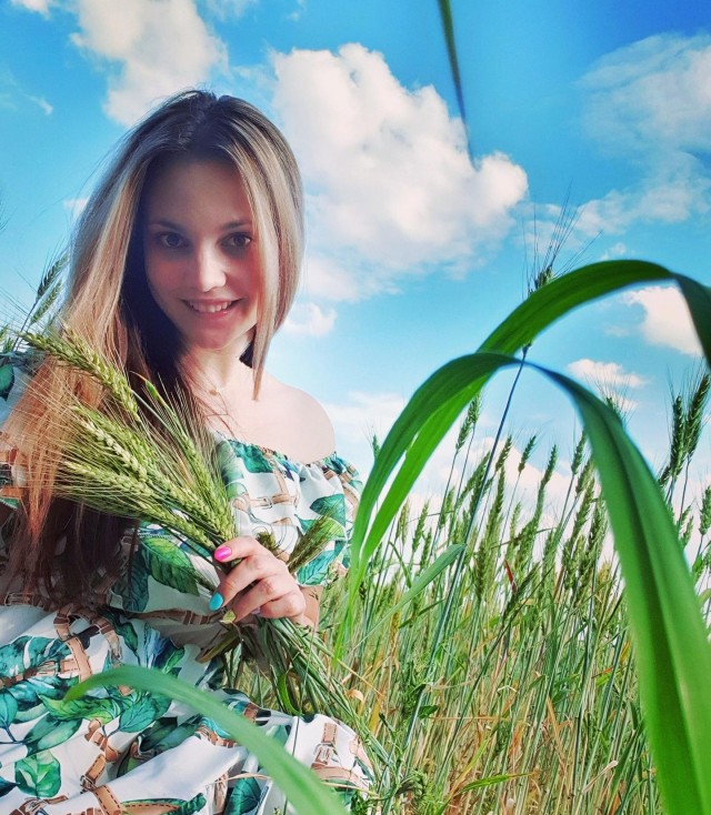 Картинки с девушками на свежем воздухе