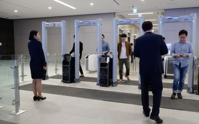 Как на самом деле живется работникам, которые производят товары с мировым именем
