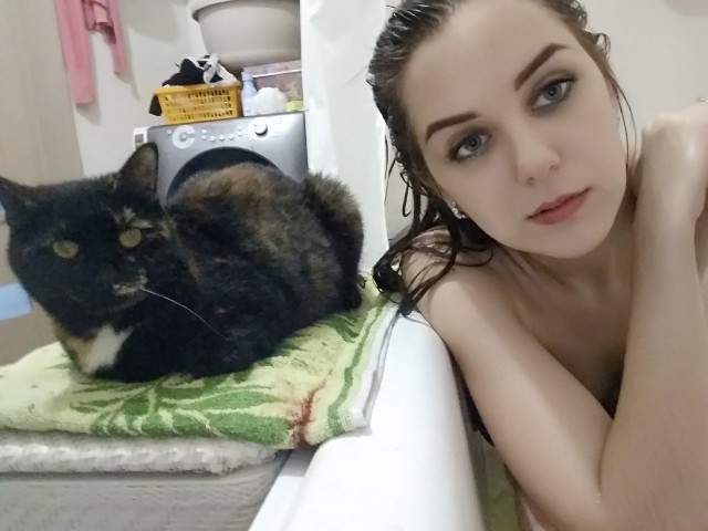 Девушки котовторника