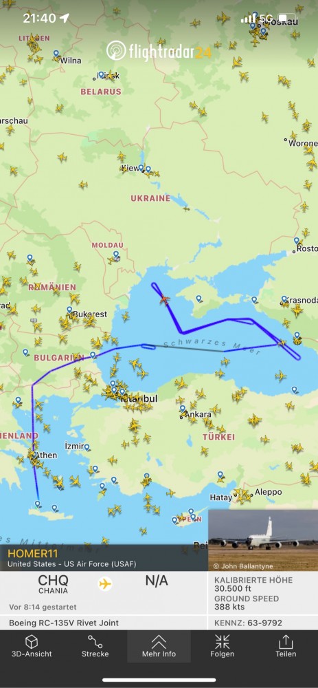 Подскажите что за "зверь" такой летает?