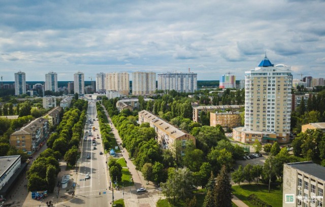 В Броварах под Киевом рядом детским садом упал вертолет.