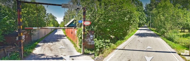 В Новой Москве скорая не смогла проехать к тонущему ребёнку из-за ворот, перекрывших дорогу.