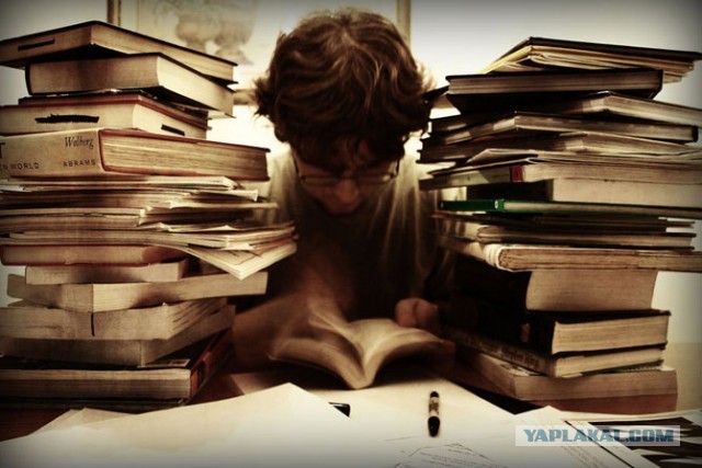 Что на хрен не так с русскими комедиями?