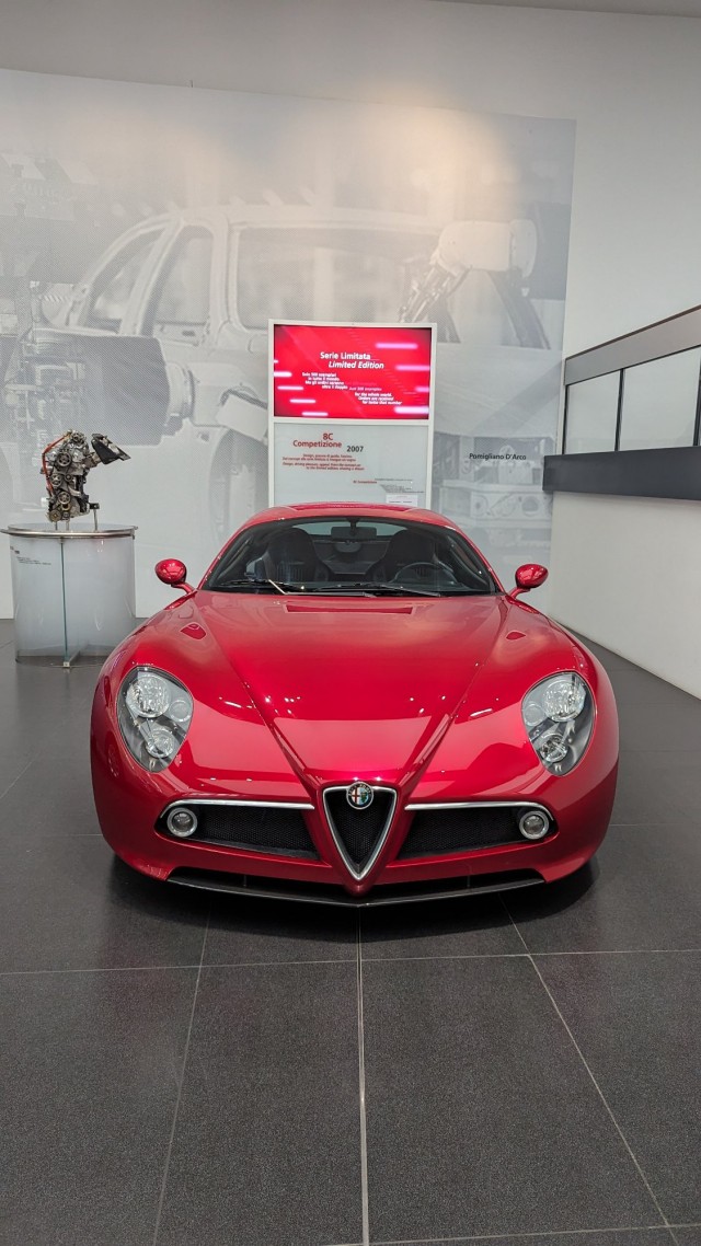 Alfa Romeo museo. Красивых автомобилей пост