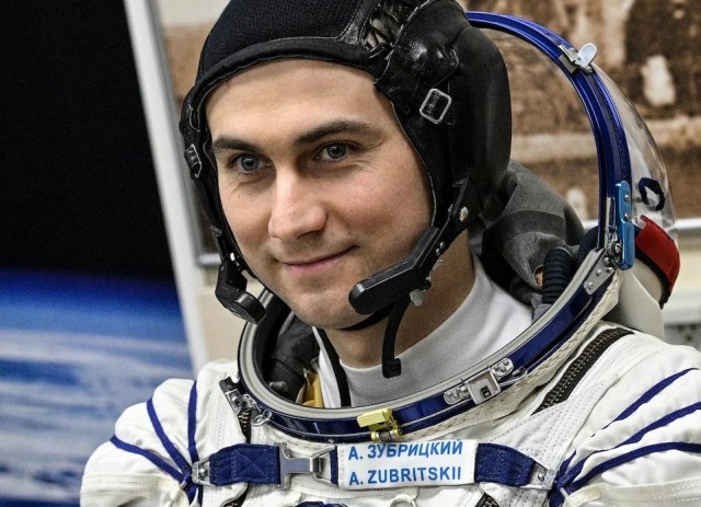 Скандал на Украине: военного летчика обвинили в измене, а он на МКС