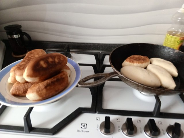 Мама угостила пирожками! Я отчитался как (всё норм! )