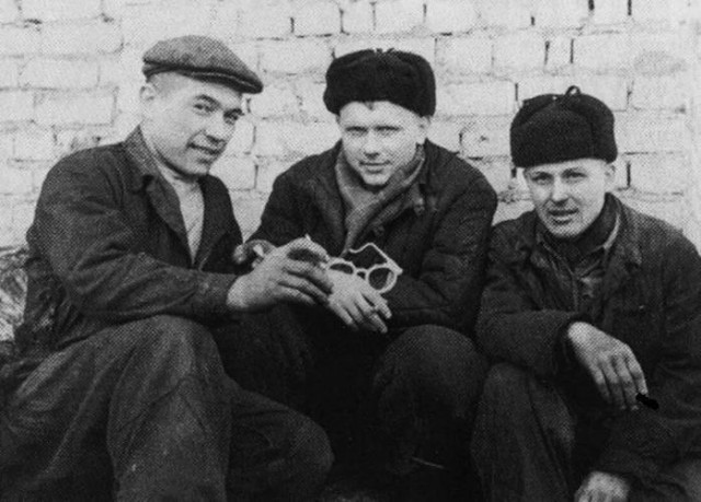 Тюремное письмо легенды московского "Торпедо" и советского футбола Эдуарда Стрельцова выставили на продажу за два млн рублей.