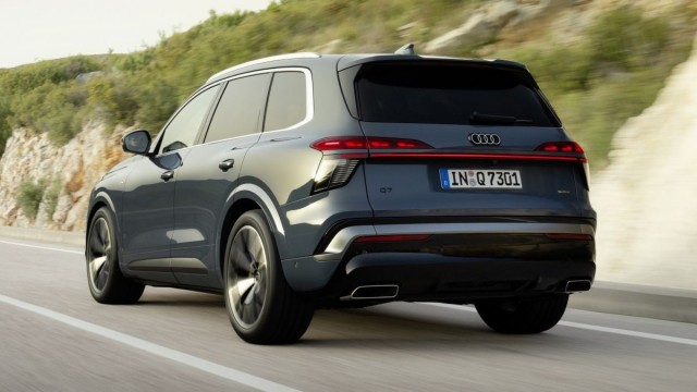 Компания Audi представила кроссовер Q7 нового, третьего по счёту поколения
