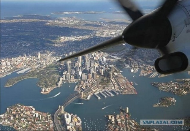 Под крылом самолета