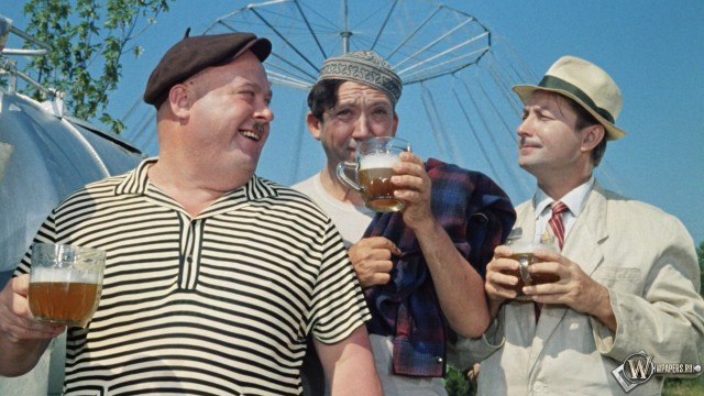 Трехлитровая банка пива