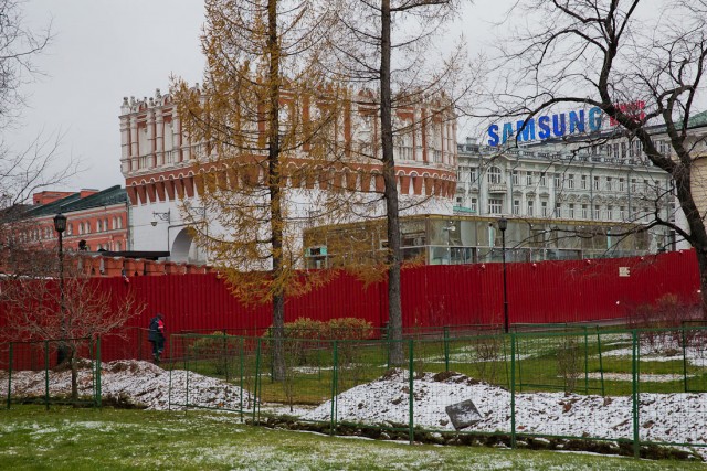 Московский Кремль: уничтожить историю и память