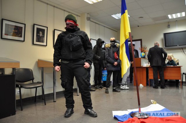 Нападение в Киеве на "Россотрудничество"