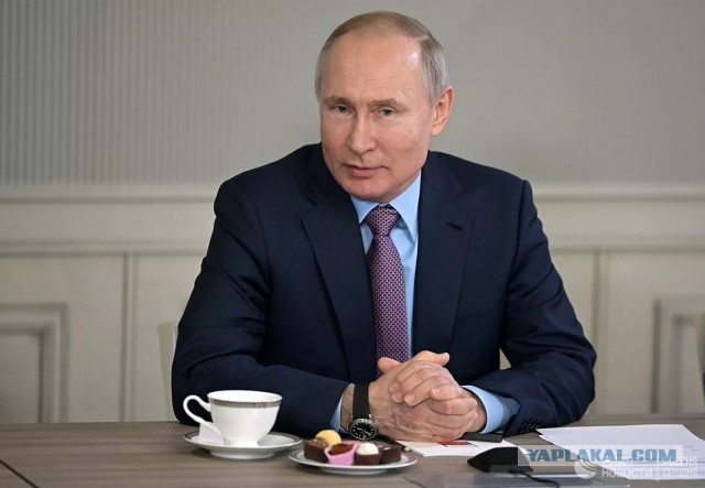 В Кремле заявили, что Путин выступает против культа личности Путина