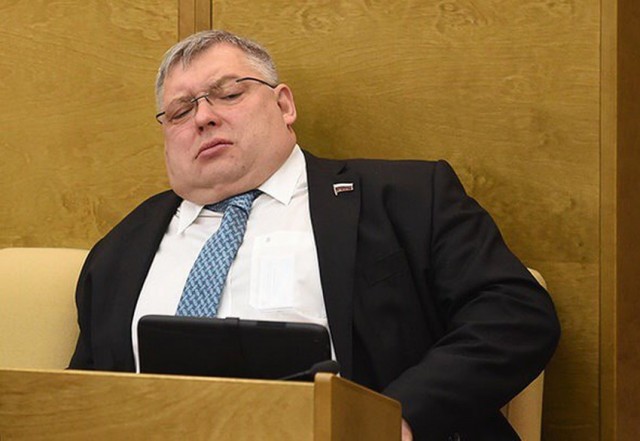 У вас ус отклеился