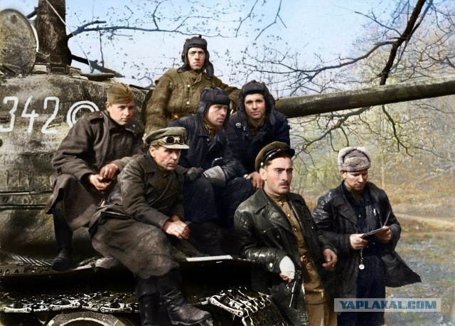 Цветные фотографии бронетехники времён Второй мировой войны
