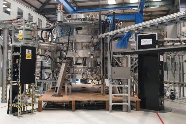 Плазма внутри термоядерно реактора ST40, впервые снятая в цвете