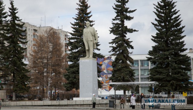 Памятники Ленину