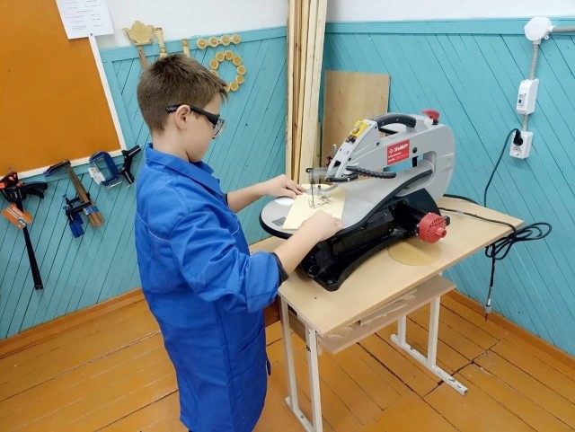 Детям в России хотят разрешить работать с 14 лет. Такой законопроект уже внесли в Госдуму