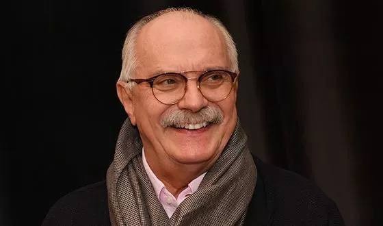 Никита Михалков находится в тяжелом состоянии. Он попал в больницу с ковидом