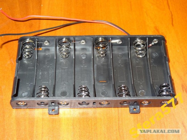 12V источник питания из 8 АА батареек