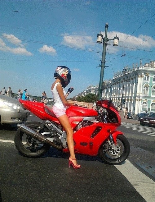 Маникюр на перекрестке....