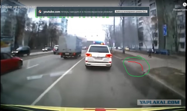 Крузак не пропускает скорую