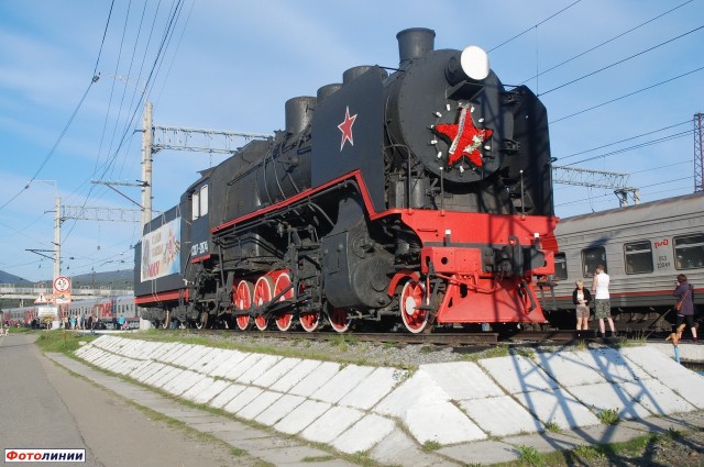Памятник паровозу