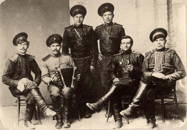 Сибирские казаки на службе и дома. Альбом 1911 года