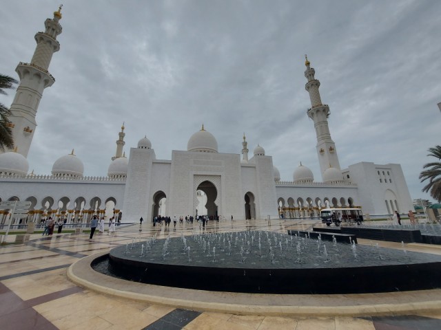 Дубайск в декабре