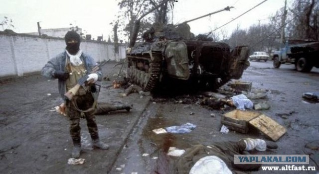 Украинская армия обстреливает Славянск "Градами"