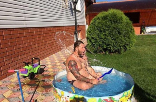 У нас, мужиков, и в 40,50,60 лет - детство!