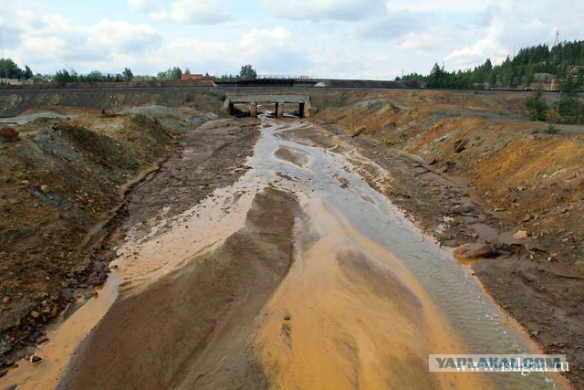 Гигантский родник "Красный ключ".