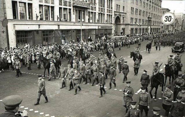 10 ударов 1944 года. 8 часть.