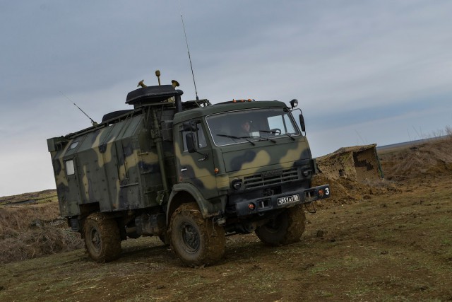 В Крым перебросили 2500 десантников