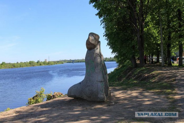 Казаки начали сносить "сатанинские" памятники