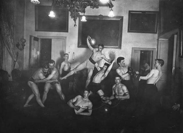История в фотографиях