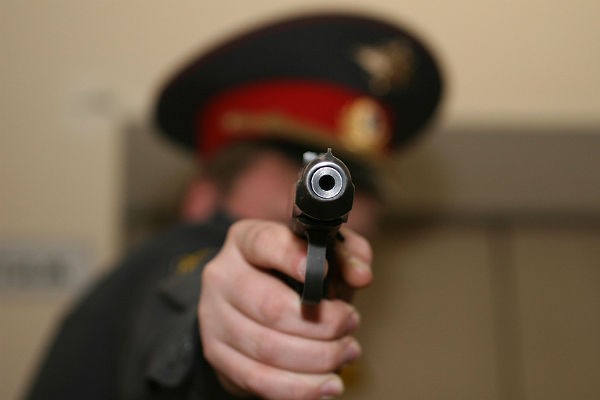 Участковый застрелил россиянина, отказавшегося съезжать с арендованной квартиры