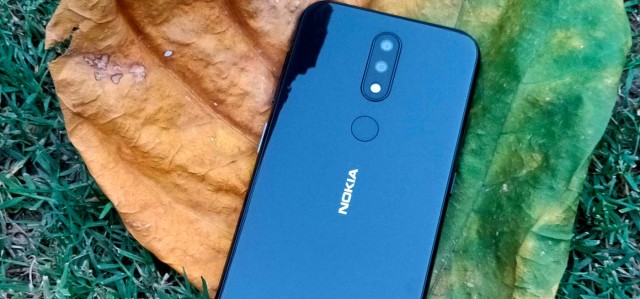 Любителям яблок - новенький iPhone 15 прямиком с китайского завода Foxconn