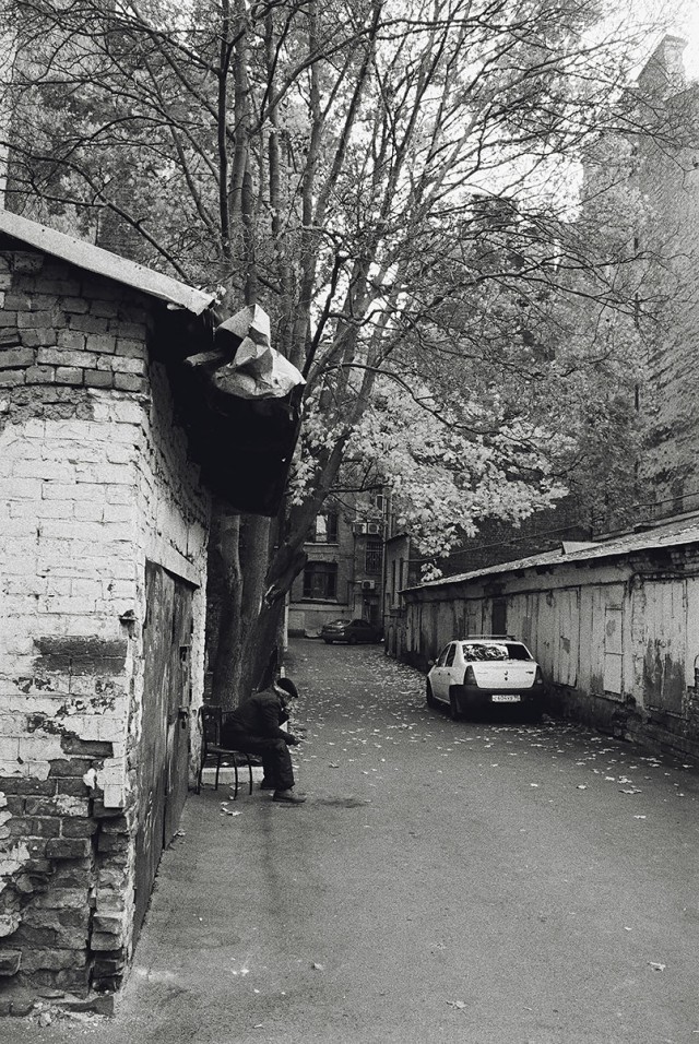 Чёрно-белый Петербург