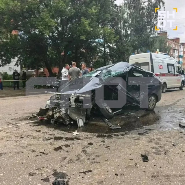 Сын депутата на Audi снёс машину автоинструктора, который учил его водить в Удмуртии