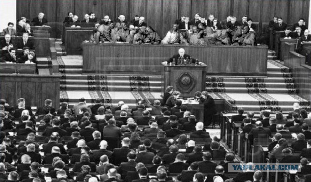 Персонажи известных картин на новом месте