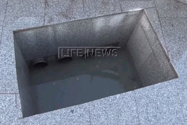 Ребёнок утонул в коррупционном фонтане