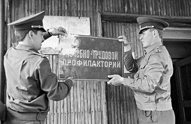 Антиалкогольная кампания в СССР: чем были недовольны женщины