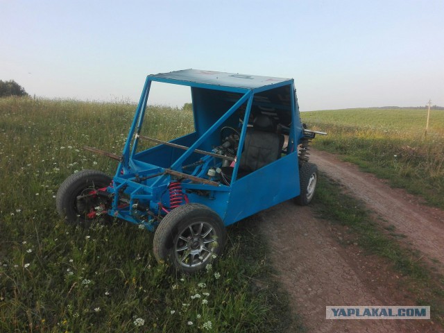 Съезжай от мамы!/?