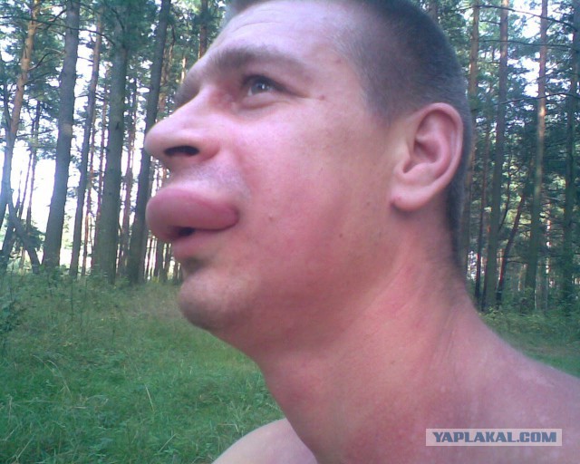 Уличный повар из Китая желает вам приятного аппетита!