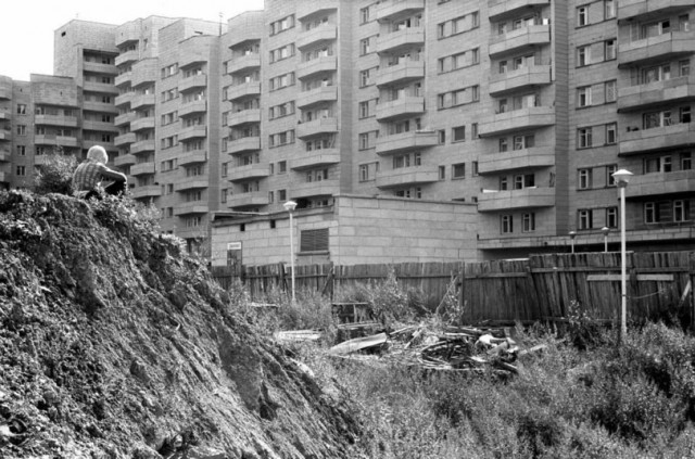 «Время было весёлое, обстановка творческая, люди открытые и дружные, на лавочке можно было всегда выпить вина»