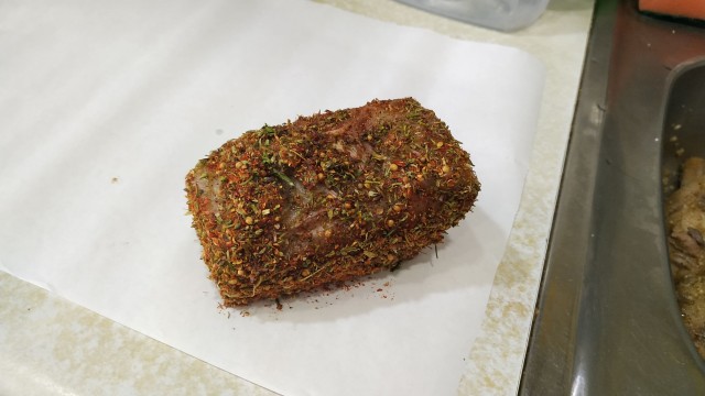 Холодает, пора нагуливать жирок. Солю сало