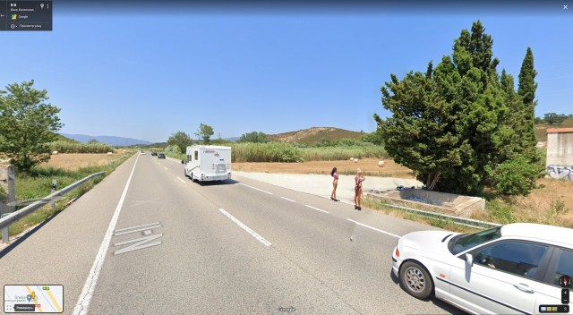Где-то в Каталонии гуглоавтомобиль наснимал местные пейзажи