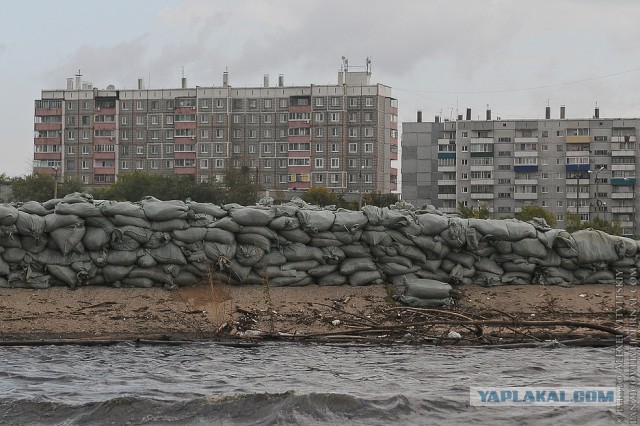 Всё, вода уходит! А вместе с нею печаль, разруха..