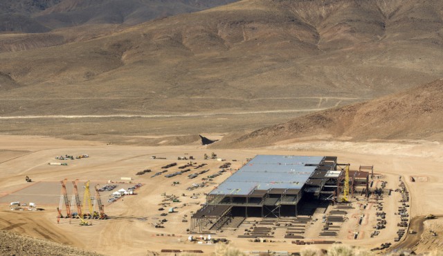 Завод Tesla Gigafactory откроется 29 июня